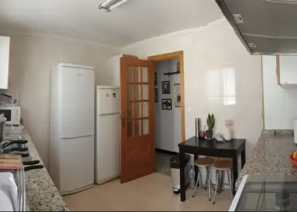 Se alquila habitación en piso compartido de 4 habitaciones en San Vicente del Raspeig, todos los gastos incluidos, solo profesionales. en Alicante (Alacant)