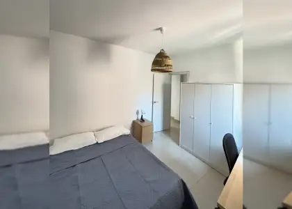 Se alquila habitación en piso compartido de 4 habitaciones en Santa Rita, todos los gastos incluidos. en Almería
