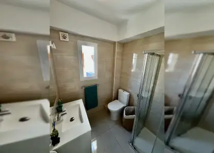 Se alquila habitación en piso compartido de 4 habitaciones en Santa Rita, todos los gastos incluidos. en Almería