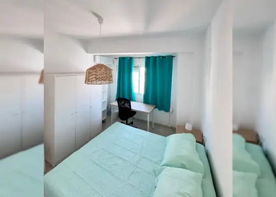 Se alquila habitación en piso compartido de 4 habitaciones en Santa Rita, todos los gastos incluidos. en Almería