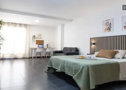 Se alquila habitación en piso compartido de 4 habitaciones en Yuncos, todos los gastos incluidos. en Toledo