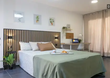 Se alquila habitación en piso compartido de 4 habitaciones en Yuncos, todos los gastos incluidos. en Toledo