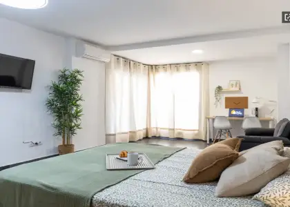 Se alquila habitación en piso compartido de 4 habitaciones en Yuncos, todos los gastos incluidos. en Toledo