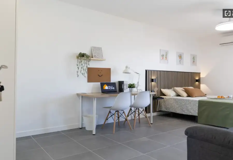 Se alquila habitación en piso compartido de 4 habitaciones en Yuncos, todos los gastos incluidos. en Toledo