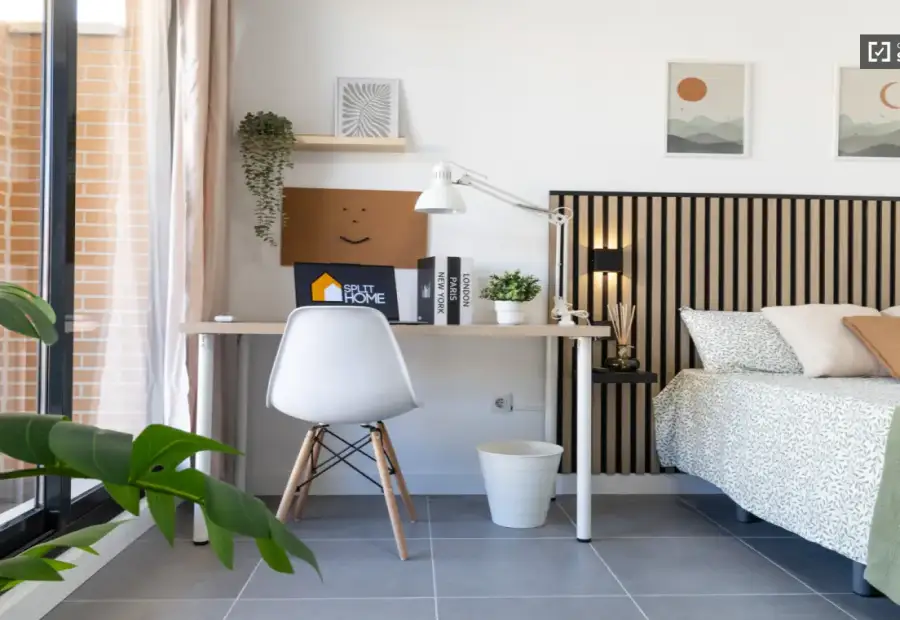 Se alquila habitación en piso compartido de 4 habitaciones en Yuncos, todos los gastos incluidos. en Toledo
