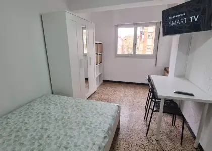 Se alquila habitación en piso compartido de 4 habitaciones en Zaragoza, solo estudiantes en Zaragoza
