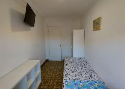 Se alquila habitación en piso compartido de 4 habitaciones en Zaragoza, solo estudiantes en Zaragoza