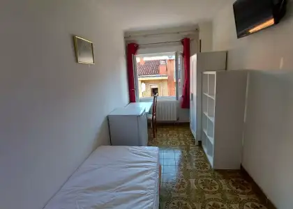 Se alquila habitación en piso compartido de 4 habitaciones en Zaragoza, solo estudiantes en Zaragoza