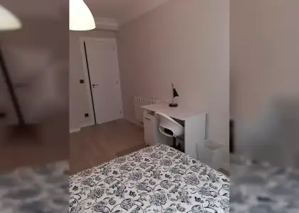 Se alquila habitación en piso compartido de 4 habitaciones en Zaragoza, solo chicas en Zaragoza