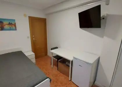 Se alquila habitación en piso compartido de 4 habitaciones en Zaragoza, solo estudiantes en Zaragoza