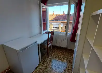Se alquila habitación en piso compartido de 4 habitaciones en Zaragoza, solo estudiantes en Zaragoza