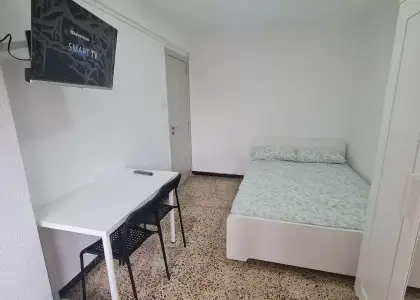 Se alquila habitación en piso compartido de 4 habitaciones en Zaragoza, solo estudiantes en Zaragoza