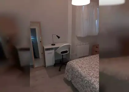 Se alquila habitación en piso compartido de 4 habitaciones en Zaragoza, solo chicas en Zaragoza