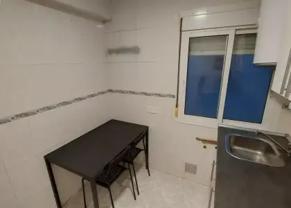 Se alquila habitación en piso compartido de 4 habitaciones en Zaragoza, solo estudiantes en Zaragoza