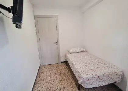 Se alquila habitación en piso compartido de 4 habitaciones en Zaragoza, solo estudiantes en Zaragoza
