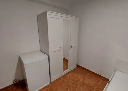Se alquila habitación en piso compartido de 4 habitaciones en Zaragoza, solo estudiantes en Zaragoza