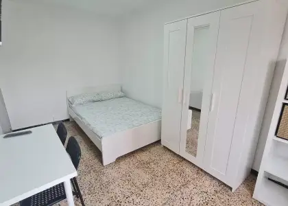 Se alquila habitación en piso compartido de 4 habitaciones en Zaragoza, solo estudiantes en Zaragoza