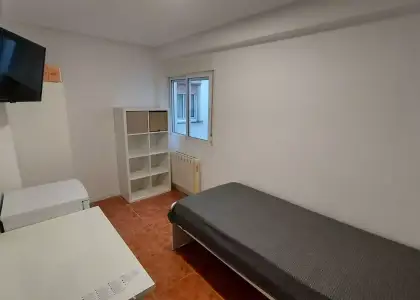 Se alquila habitación en piso compartido de 4 habitaciones en Zaragoza, solo estudiantes en Zaragoza