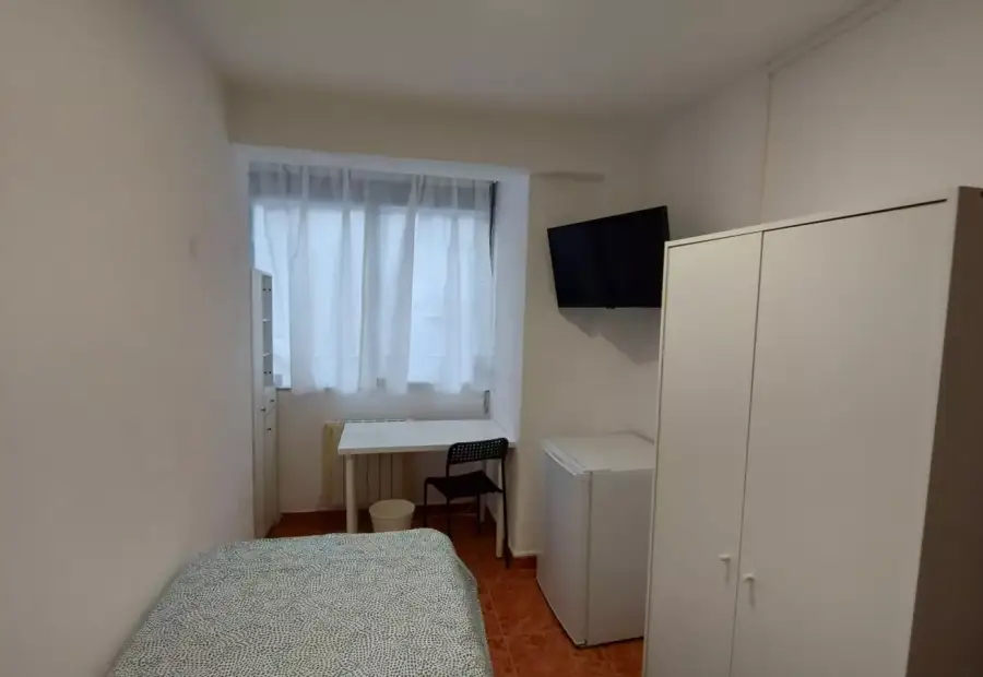 Se alquila habitación en piso compartido de 4 habitaciones en Zaragoza, solo estudiantes en Zaragoza