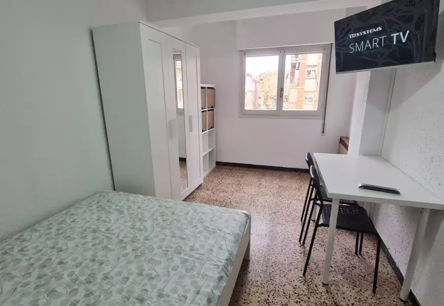 Se alquila habitación en piso compartido de 4 habitaciones en Zaragoza, solo estudiantes en Zaragoza