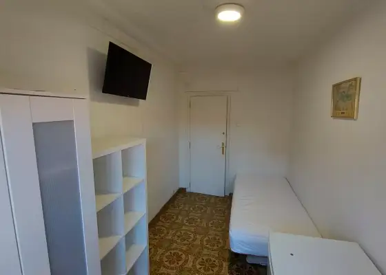 Se alquila habitación en piso compartido de 4 habitaciones en Zaragoza, solo estudiantes