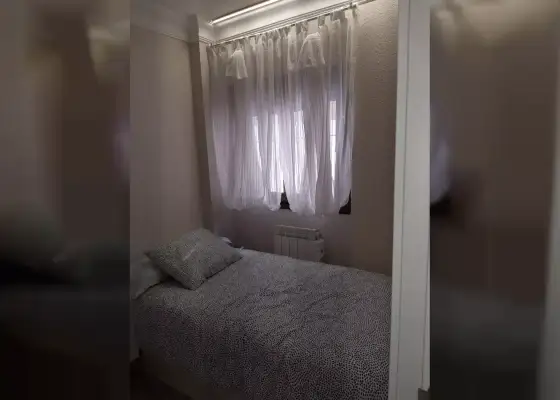 Se alquila habitación en piso compartido de 4 habitaciones en Zaragoza, solo chicas