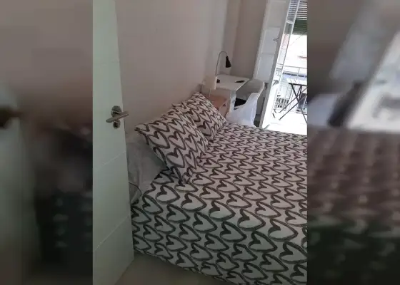 Se alquila habitación en piso compartido de 4 habitaciones en Zaragoza, solo chicas