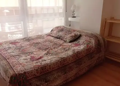 Se alquila habitación en piso compartido de 5 habitaciones en Alicante, gastos incluidos, solo estudiantes en Alicante (Alacant)