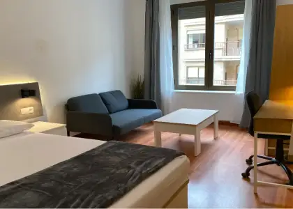 Se alquila habitación en piso compartido de 5 habitaciones en Salamanca. en Salamanca