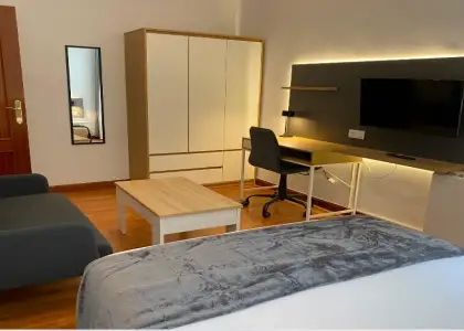 Se alquila habitación en piso compartido de 5 habitaciones en Salamanca. en Salamanca