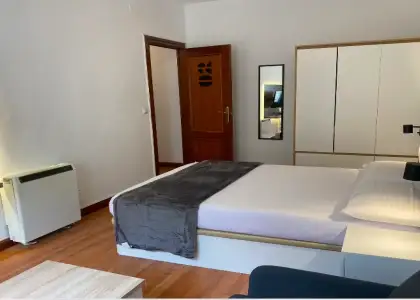 Se alquila habitación en piso compartido de 5 habitaciones en Salamanca. en Salamanca