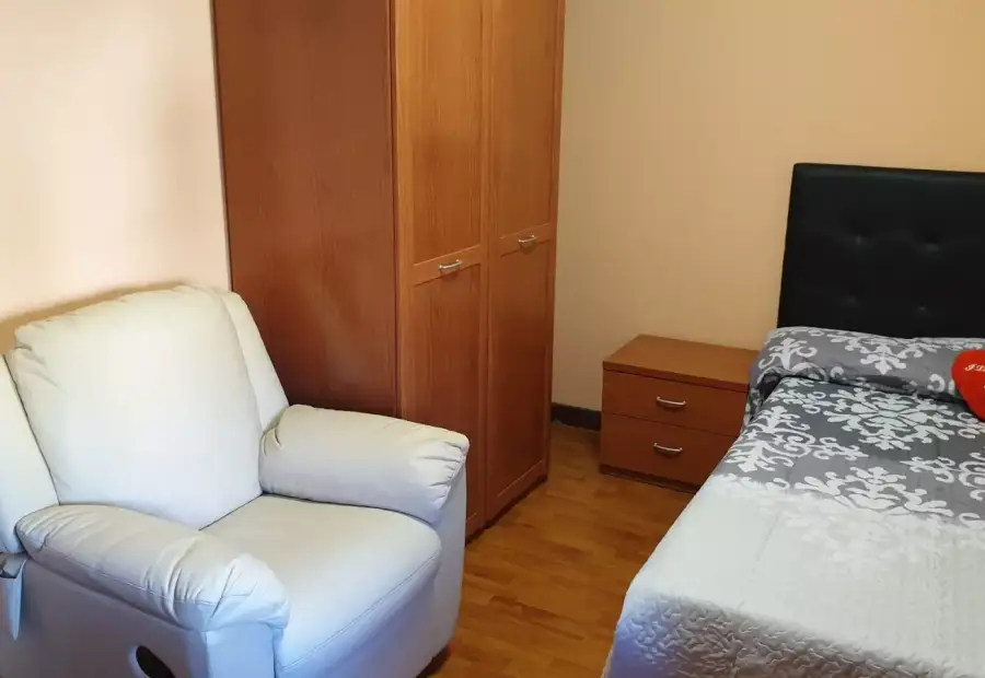 Se alquila habitación en piso compartido de 5 habitaciones en Salamanca en Salamanca