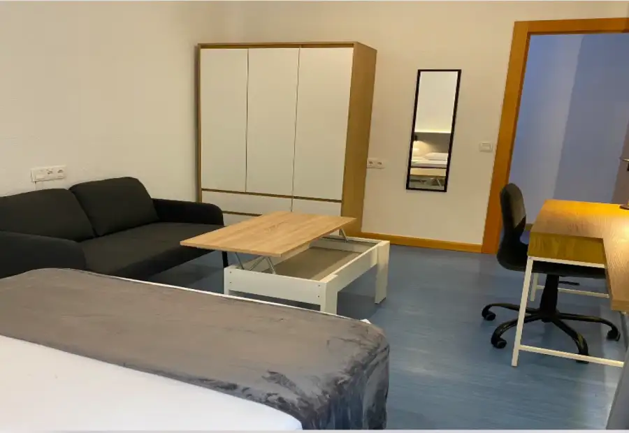 Se alquila habitación en piso compartido de 5 habitaciones en Salamanca en Salamanca