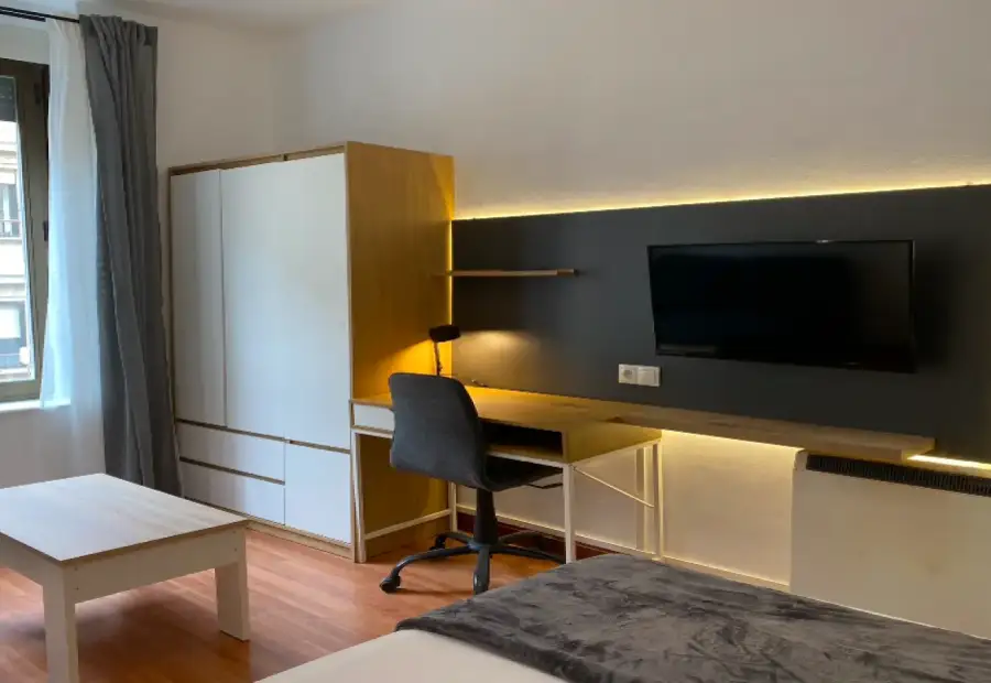 Se alquila habitación en piso compartido de 5 habitaciones en Salamanca. en Salamanca