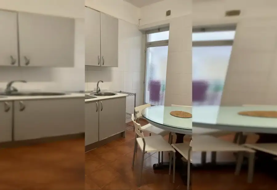 Se alquila habitación en piso compartido de 5 habitaciones en Salamanca, todos los gastos incluidos. en Salamanca