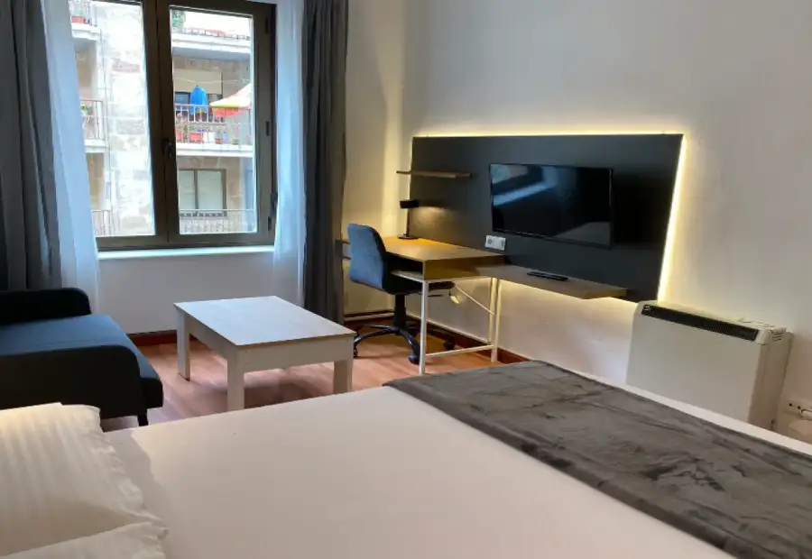 Se alquila habitación en piso compartido de 5 habitaciones en Salamanca. en Salamanca