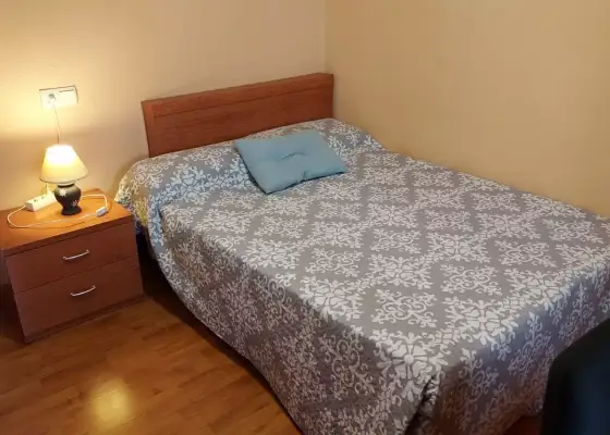 Se alquila habitación en piso compartido de 5 habitaciones en Salamanca