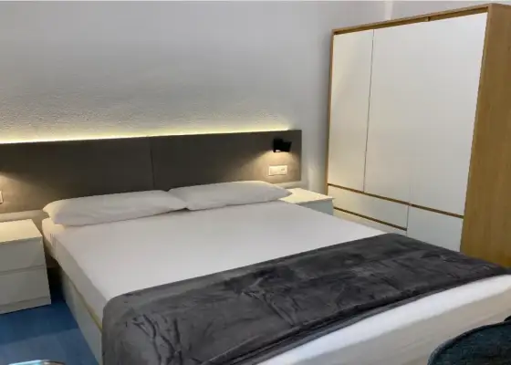 Se alquila habitación en piso compartido de 5 habitaciones en Salamanca