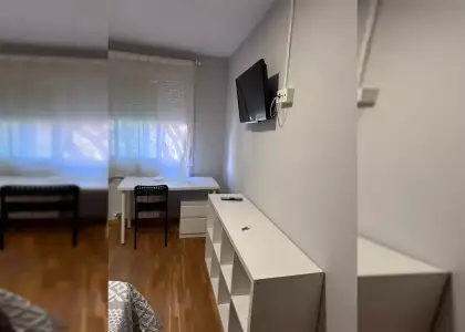 Se alquila habitación en piso compartido de 5 habitaciones en Zaragoza, solo estudiantes en Zaragoza