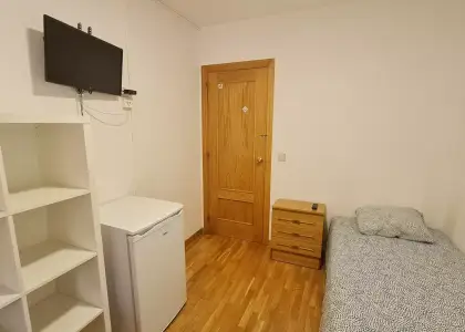 Se alquila habitación en piso compartido de 5 habitaciones en Zaragoza, solo estudiantes en Zaragoza