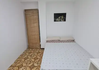 Se alquila habitación en piso compartido de 5 habitaciones en Zaragoza, solo estudiantes en Zaragoza