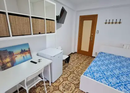 Se alquila habitación en piso compartido de 5 habitaciones en Zaragoza, solo estudiantes en Zaragoza