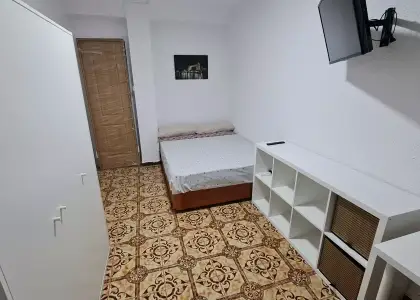 Se alquila habitación en piso compartido de 5 habitaciones en Zaragoza, solo estudiantes en Zaragoza