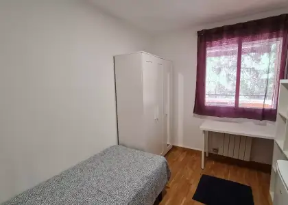 Se alquila habitación en piso compartido de 5 habitaciones en Zaragoza, solo estudiantes en Zaragoza
