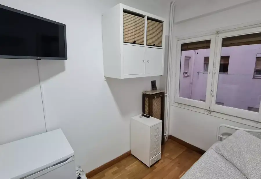 Se alquila habitación en piso compartido de 5 habitaciones en Zaragoza, solo estudiantes en Zaragoza