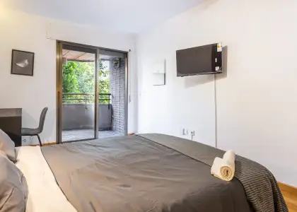 Se alquila habitación en piso compartido de 6 habitaciones en Alicante, gastos incluidos en Alicante (Alacant)