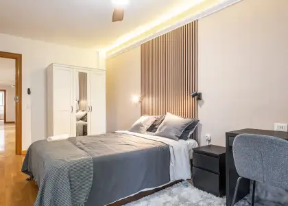 Se alquila habitación en piso compartido de 6 habitaciones en Alicante, gastos incluidos en Alicante (Alacant)
