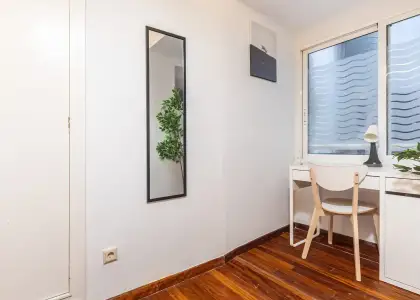 Se alquila habitación en piso compartido de 6 habitaciones en Alicante, todos los gastos incluidos. en Alicante (Alacant)