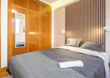 Se alquila habitación en piso compartido de 6 habitaciones en Alicante, gastos incluidos en Alicante (Alacant)