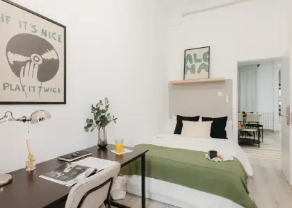 Se alquila habitación en piso compartido de 6 habitaciones en La Gran Vía en Valencia